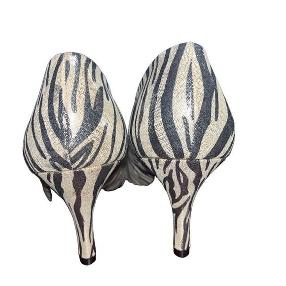 Maurices metallic silver & white pointed toe heels 10 - Picture 3 of 5